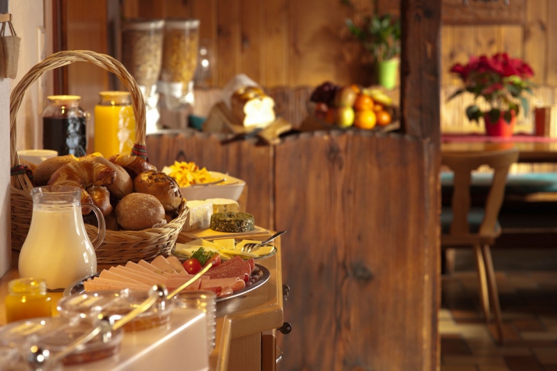 boulangerie-MONS-min_breakfast_buffet_food_restaurant_meal_hotel_plate_fresh-718745